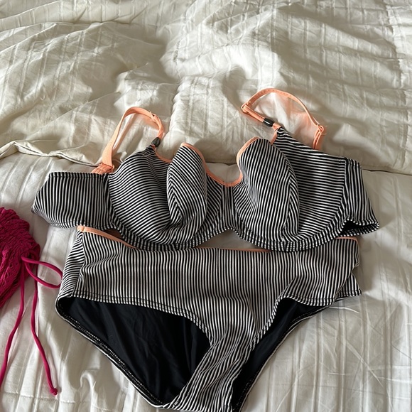 Freya swimwear EUC. see pic for size am measurement detail - Picture 12 of 13